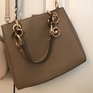 Michael kors crossbody purse